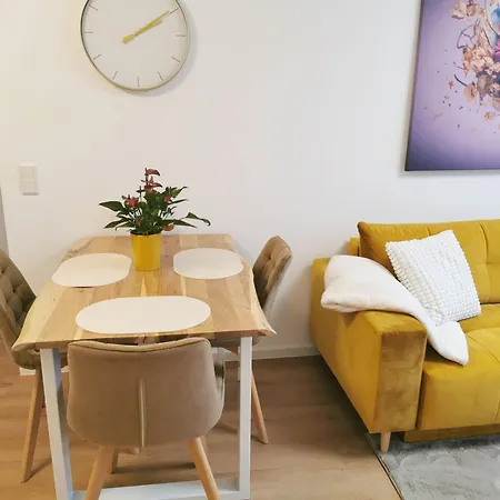 Moderne, Komplett Eingerichtete Mit Parkplatz & 24h Check-in Διαμέρισμα