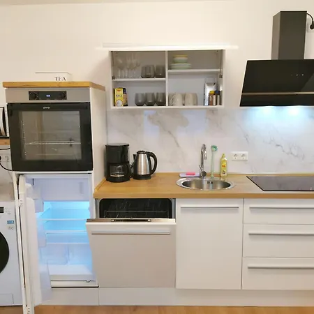 Moderne, Komplett Eingerichtete Mit Parkplatz & 24h Check-in Διαμέρισμα *