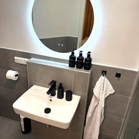 Moderne, Komplett Eingerichtete Mit Parkplatz & 24h Check-in Braunschweig
